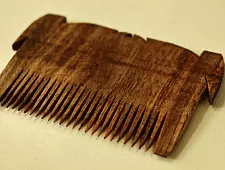 Wooden comb ~ Tribal markings { 1 }